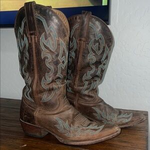 SHYANNE SYLVIE DUBLIN WESTERN LEATHER BOOTS SNIP TOE TEAL STITCHING SIZE 6.5